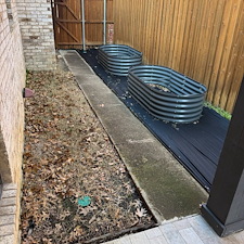 Artificial-Pet-Turf-An-Easy-Care-Sideyard-Update 3
