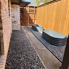 Artificial-Pet-Turf-An-Easy-Care-Sideyard-Update 4